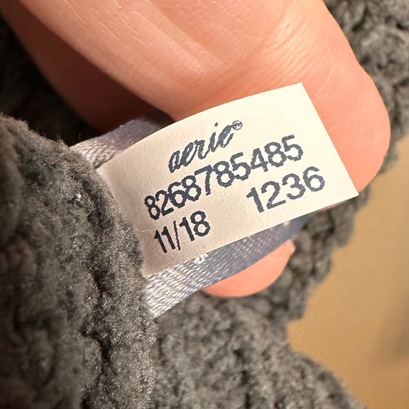 Aerie Women’s Oversized Drop Shoulder Bulky Knit Mock Turtleneck Sweater XS Gray - Picture 7 of 9